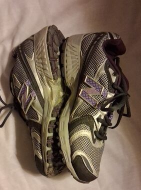 New Balance Gray and Purple Women's Running Sneakers Size 8.